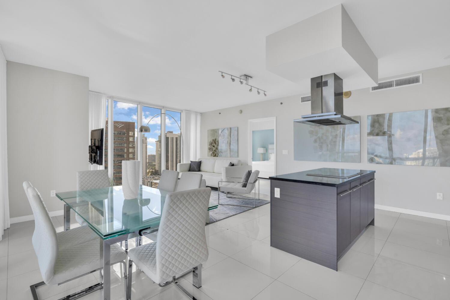 Large In W With Bay Views *