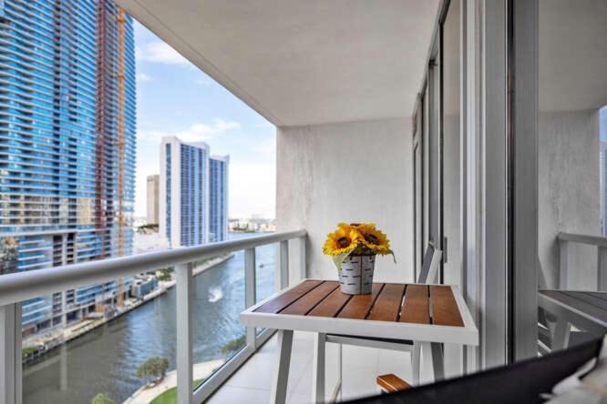 Apartment Large In W With Bay Views *
