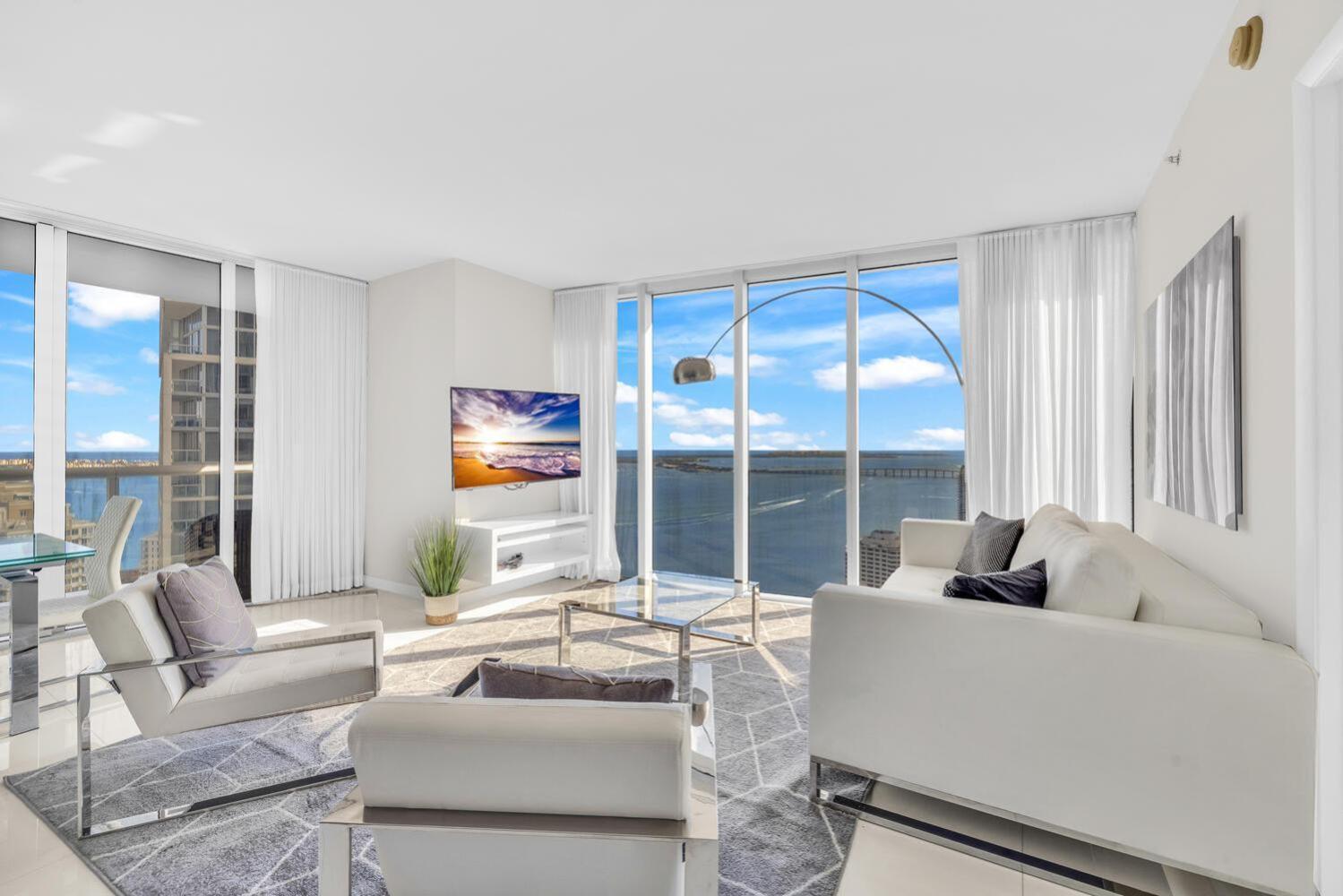 Large In W With Bay Views Apartment Miami