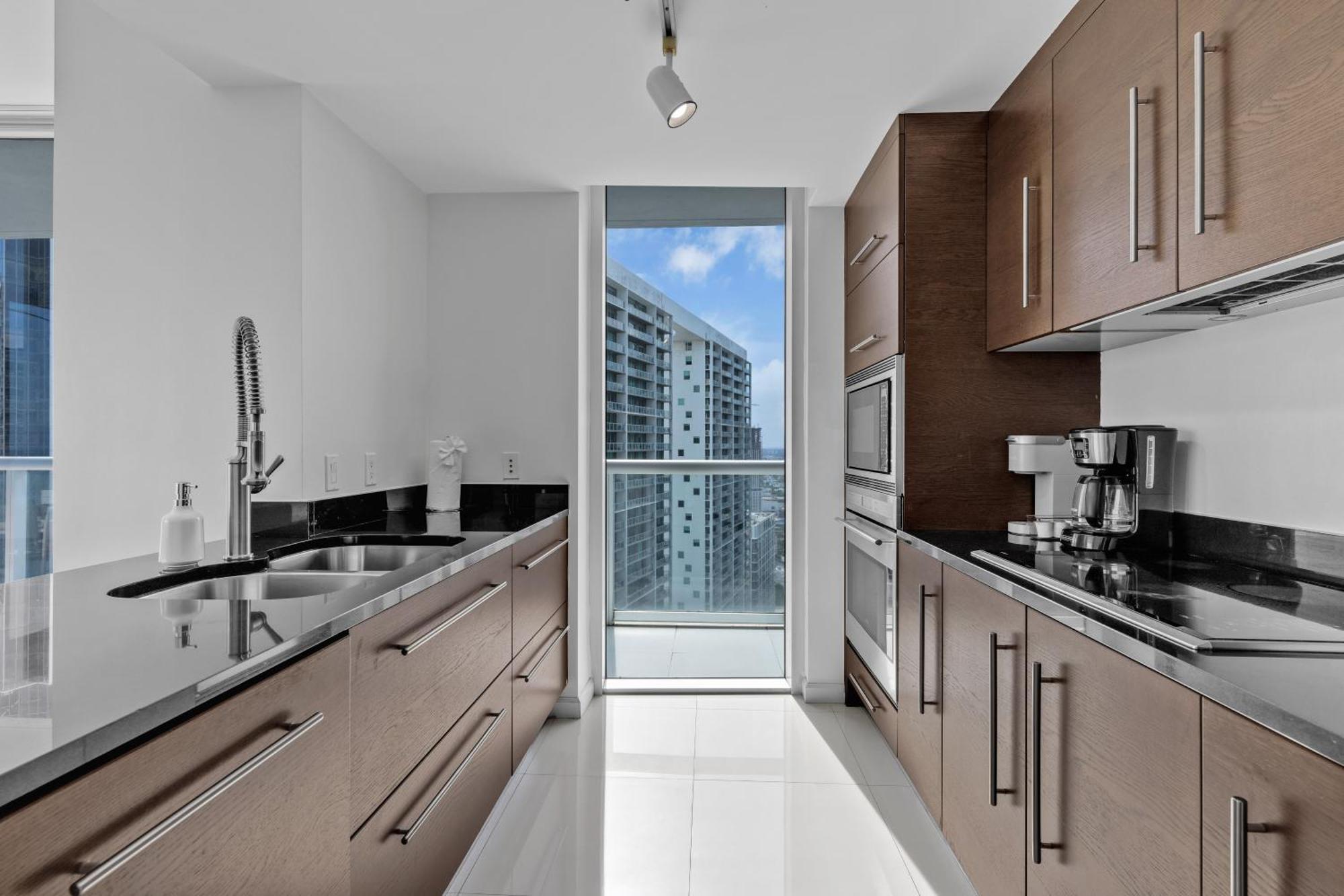 Apartment Large In W With Bay Views