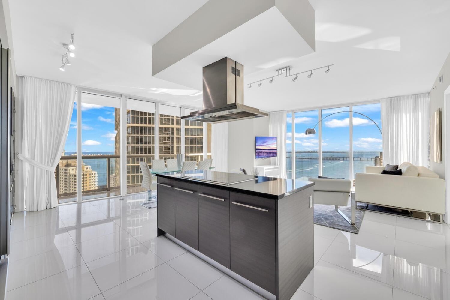 Apartment Large In W With Bay Views *