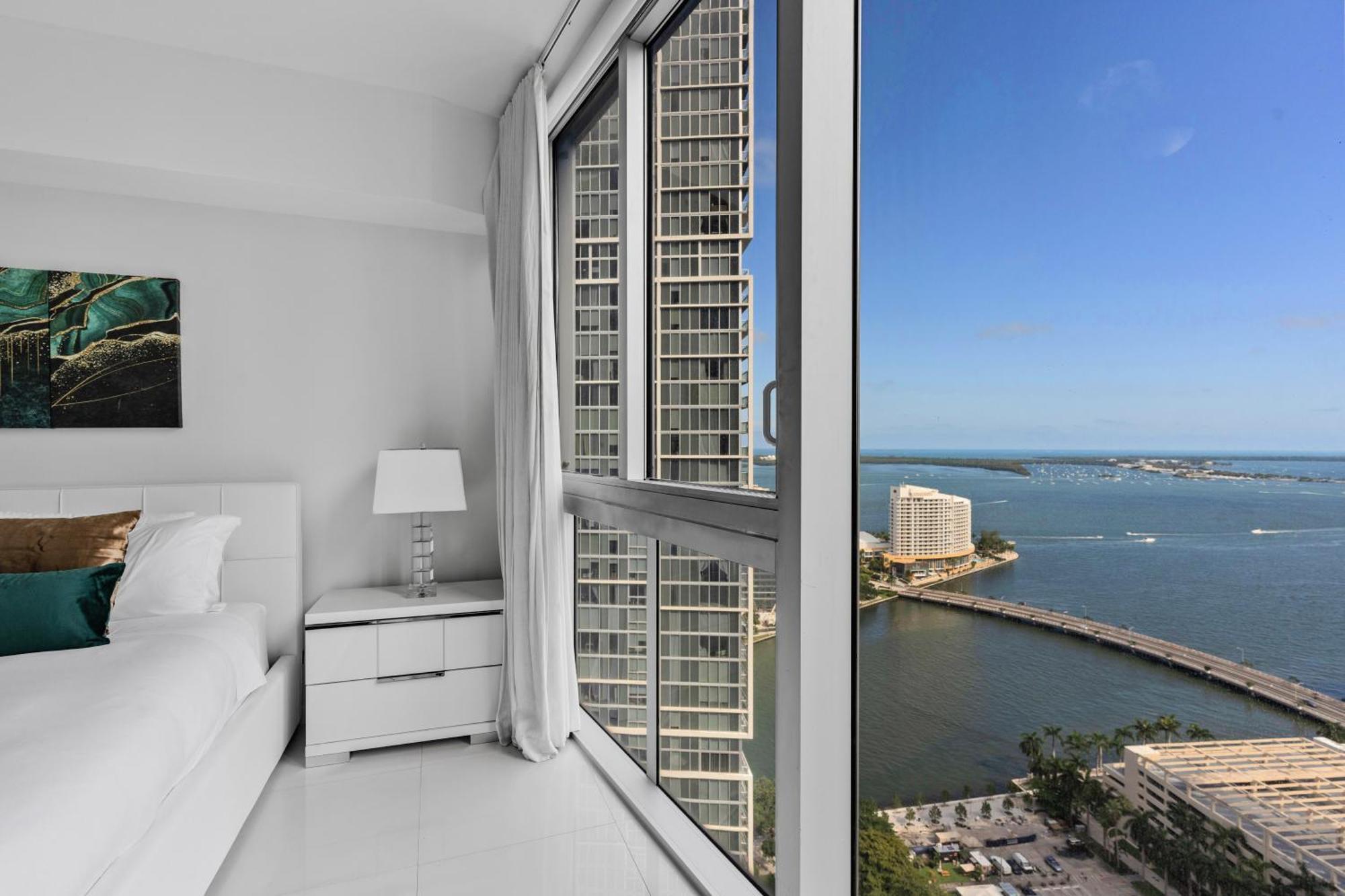 Apartment Large In W With Bay Views *