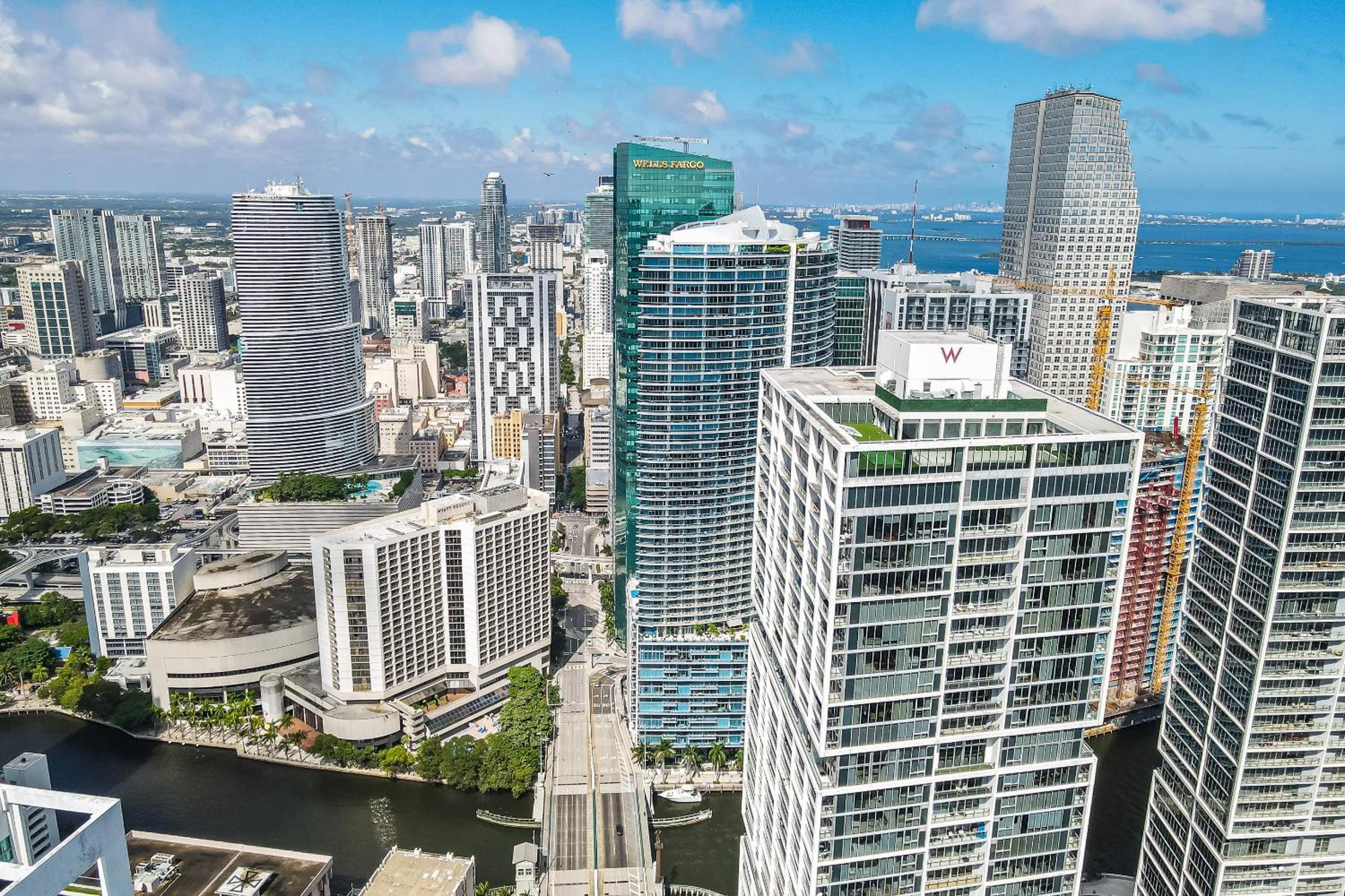 Large In W With Bay Views Apartment Miami