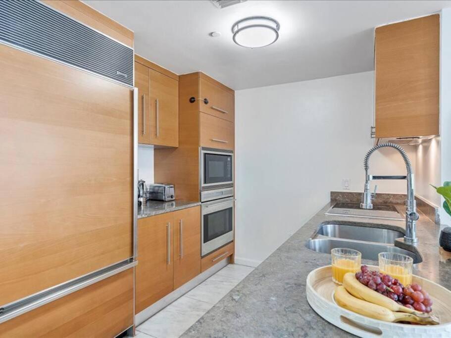 Apartment Luxury Waterfront 2 Bdrs At Icon Brickell - W *