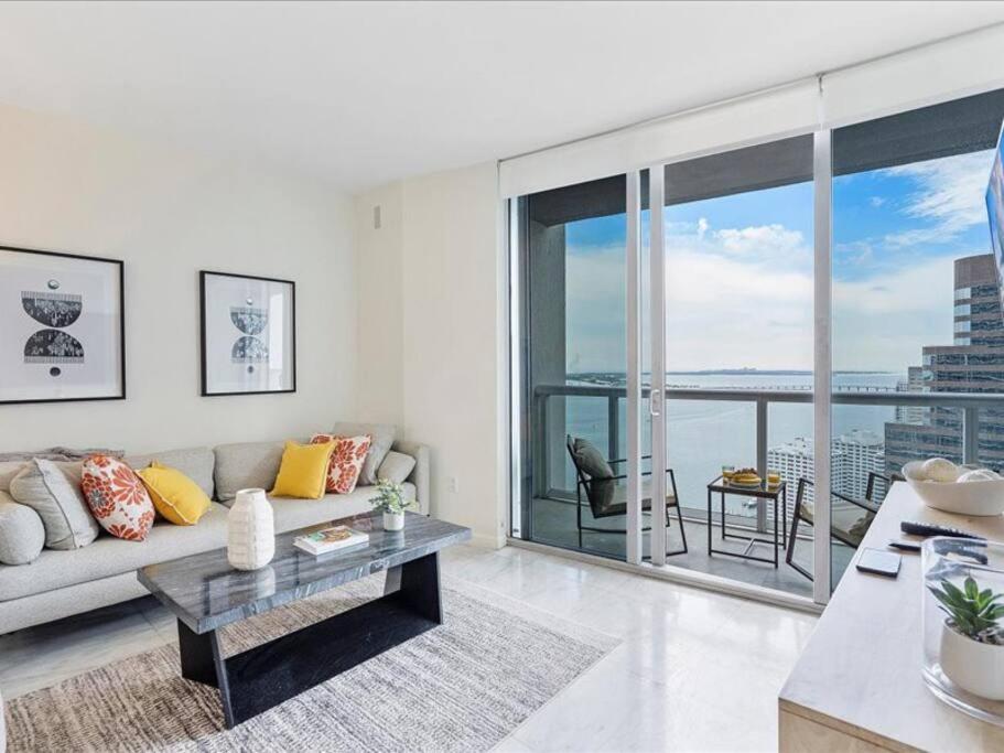Luxury Waterfront 2 Bdrs At Icon Brickell - W Apartment