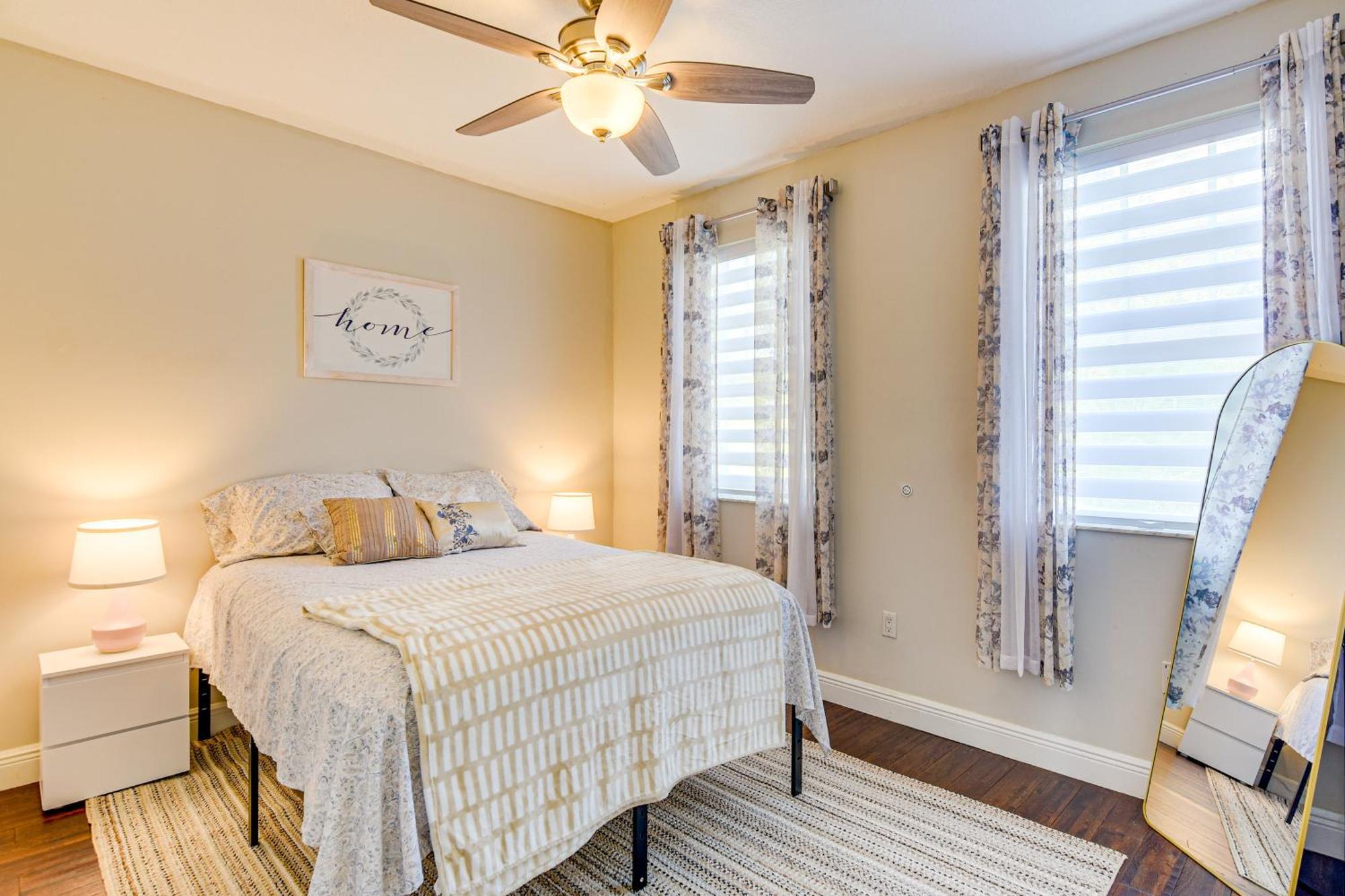 With Patio Near Zoo And Black Creek Canal! *