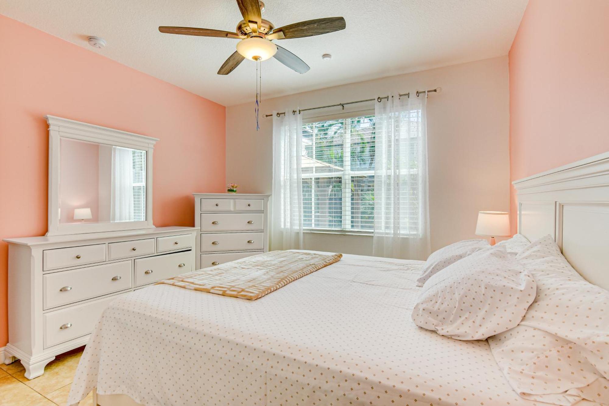 With Patio Near Zoo And Black Creek Canal! Holiday home Miami