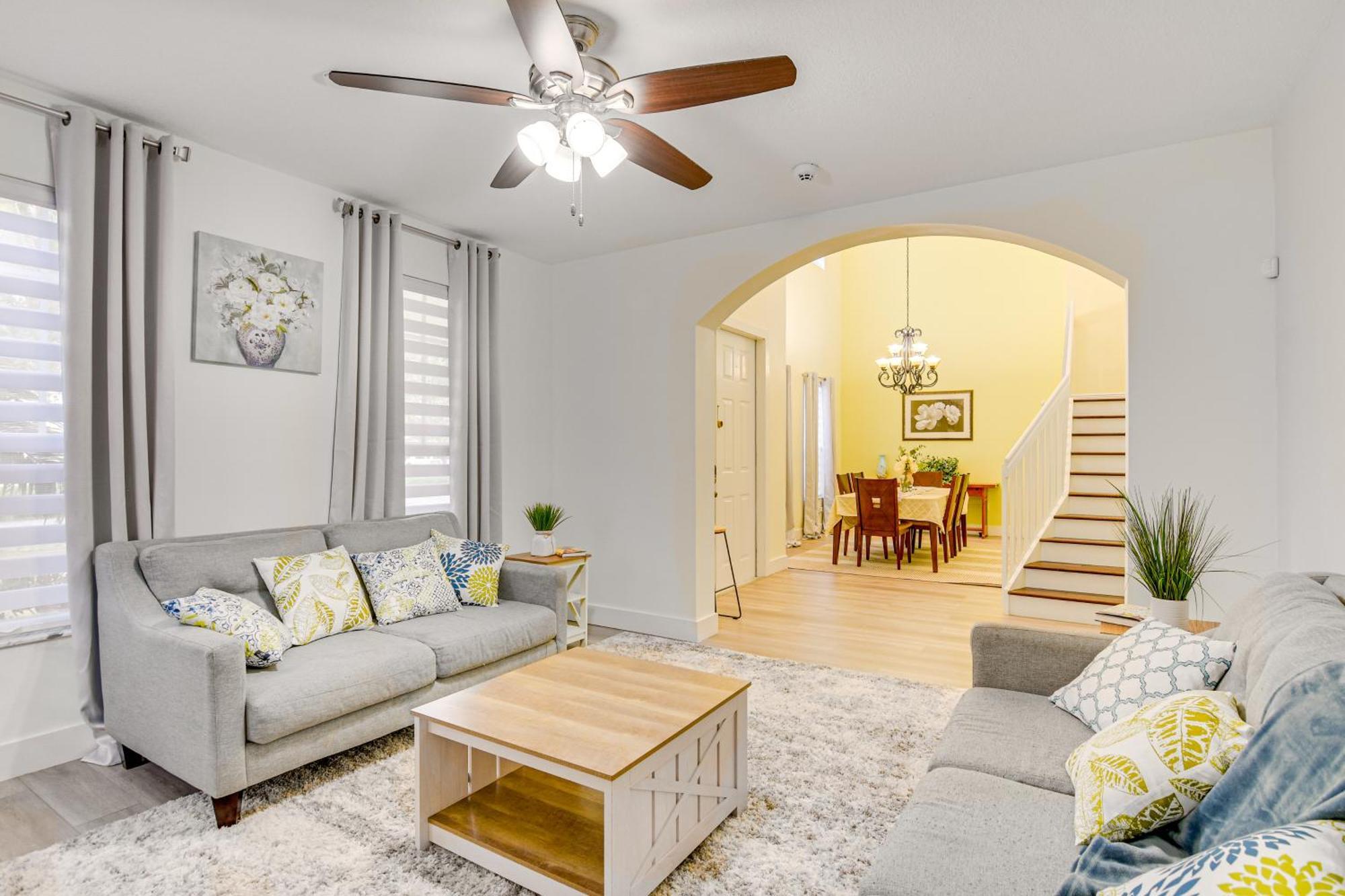 With Patio Near Zoo And Black Creek Canal! Miami