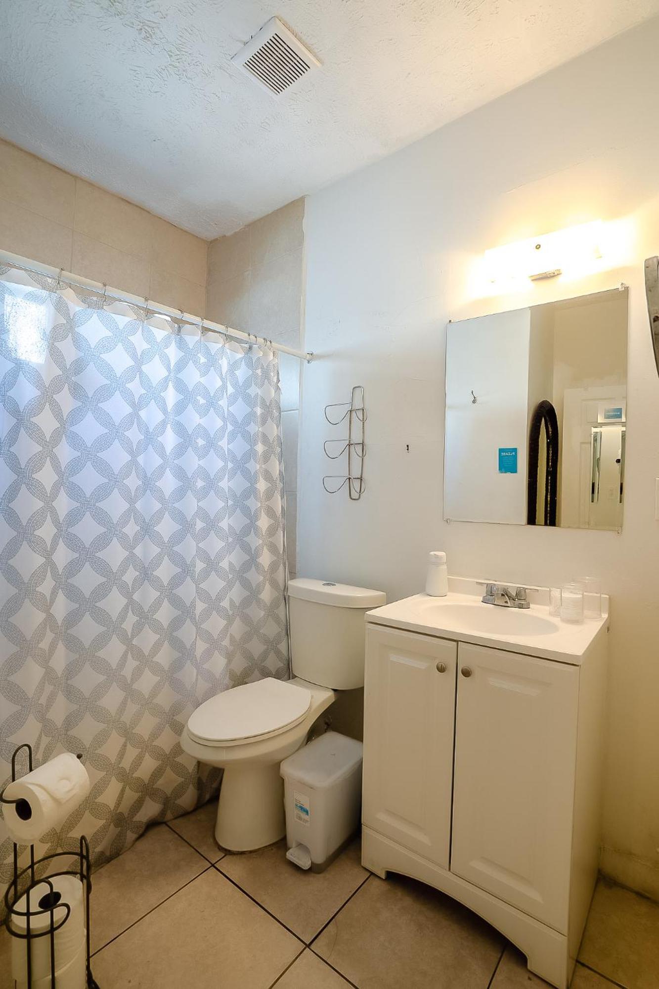 Private #3 Parking Tv Cable Tv, Wifi Centrally Located