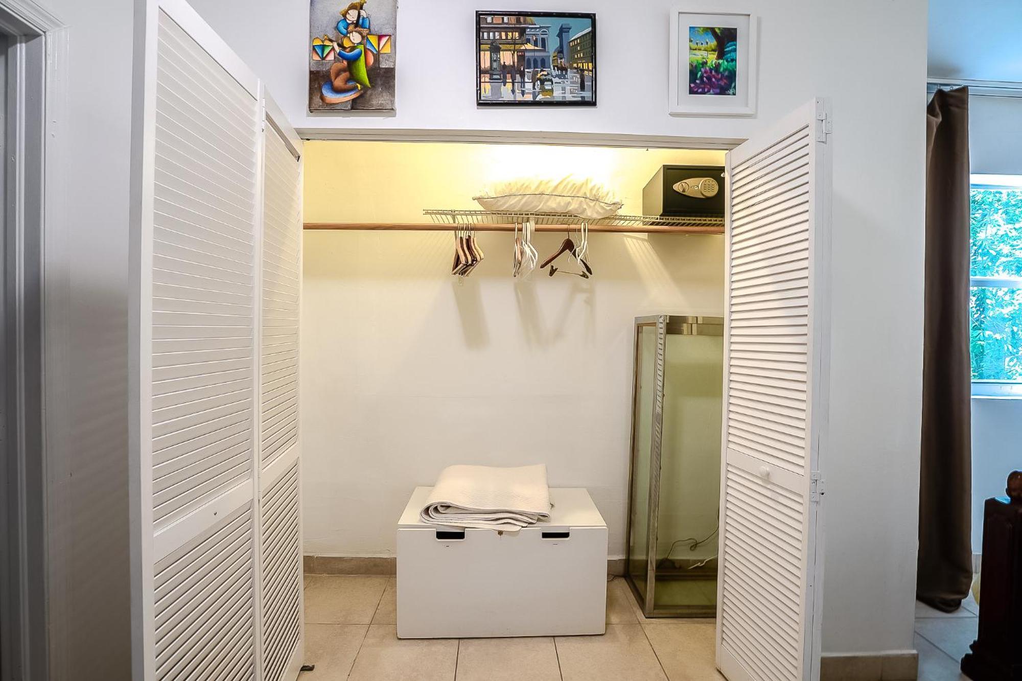 Homestay Private #3 Parking Tv Cable Tv, Wifi Centrally Located
