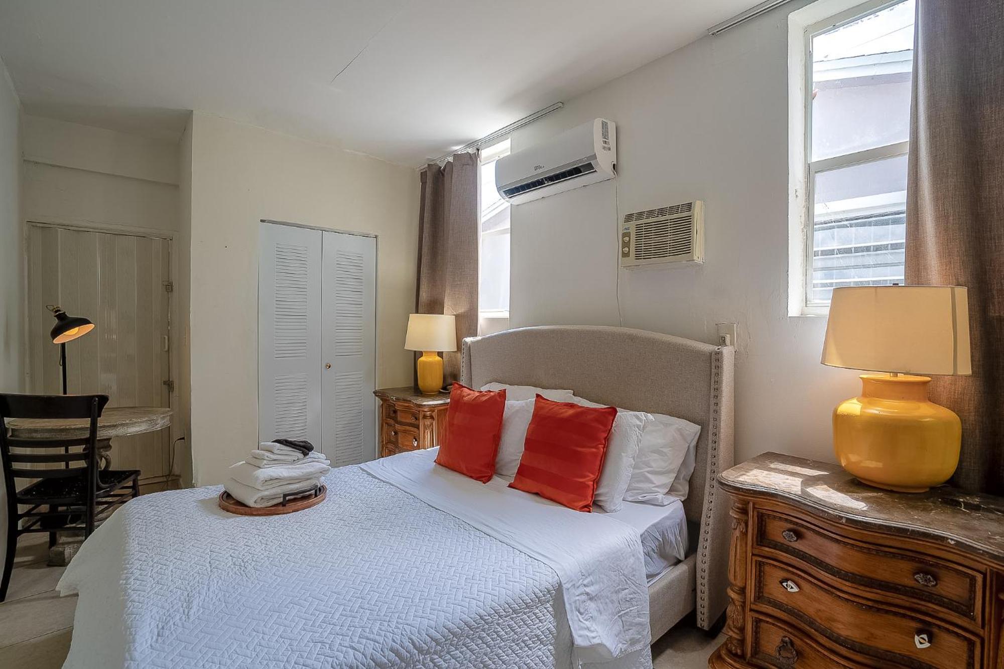 Private #3 Parking Tv Cable Tv, Wifi Centrally Located Miami