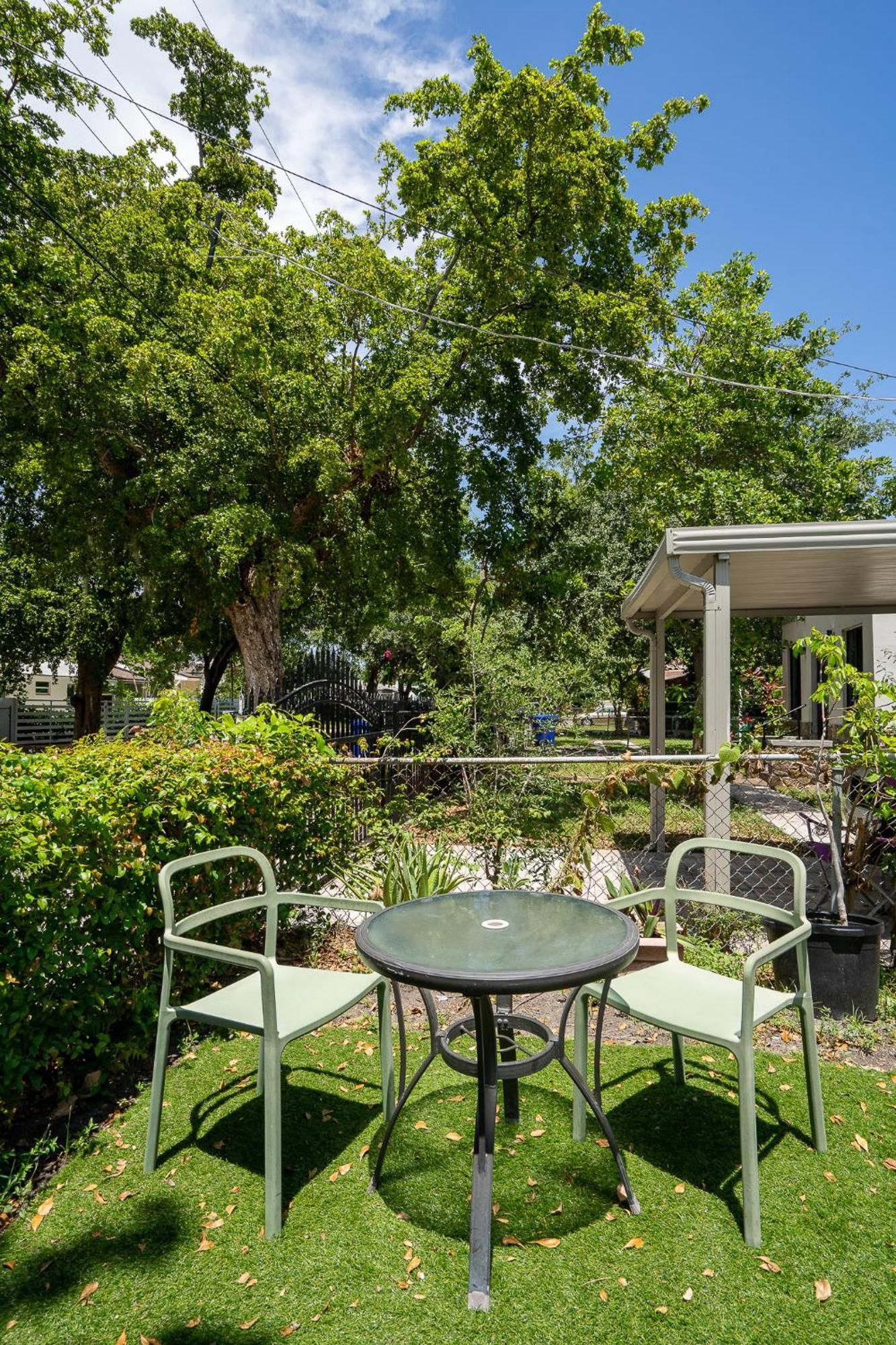 Homestay Private #3 Parking Tv Cable Tv, Wifi Centrally Located