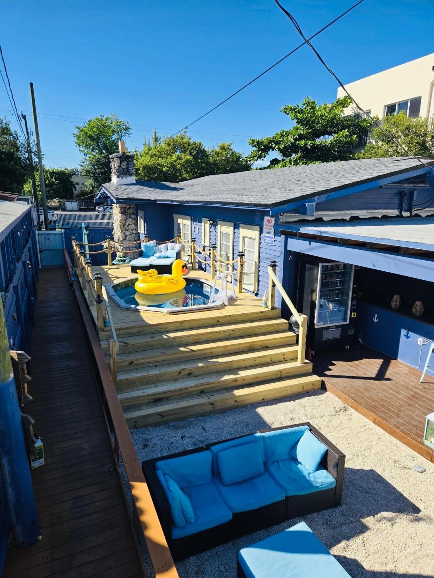 Blue Little Havana