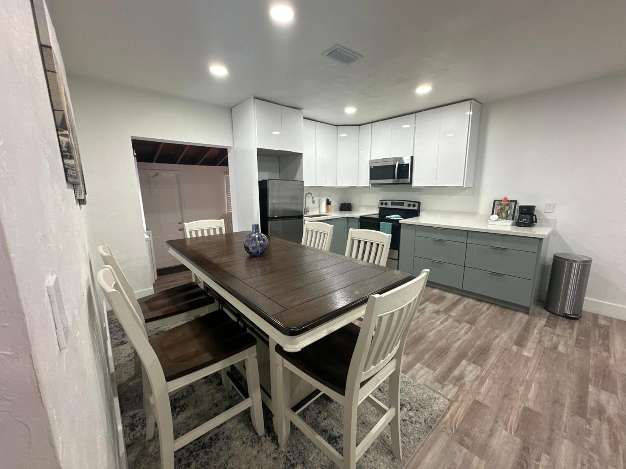 Vakantiehuis Entire 3/1 House Near Wynwood! *