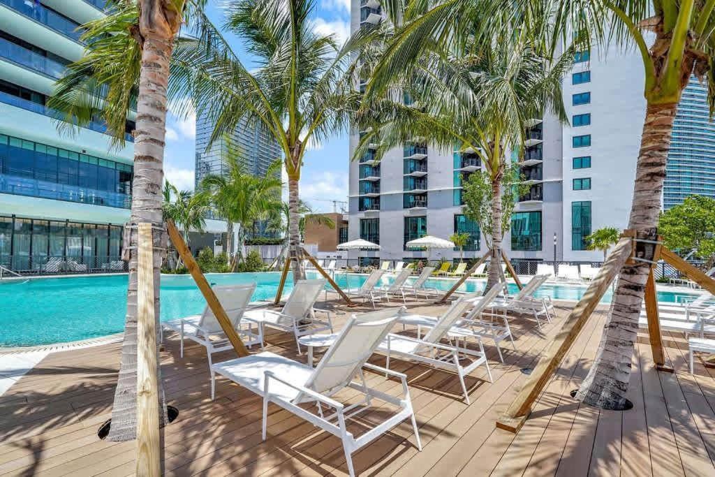 Spectacular With Pool & Gym * Miami