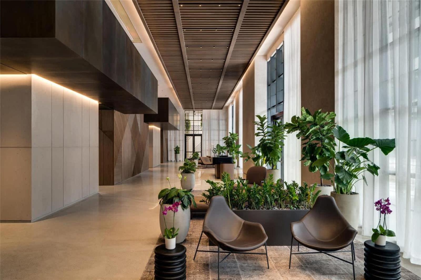 Spectacular With Pool & Gym Apartment