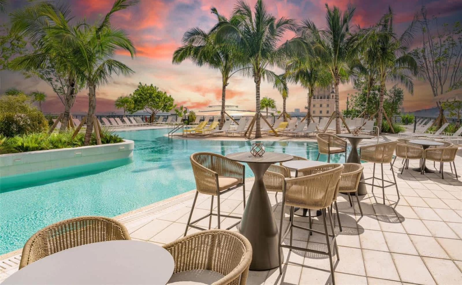 Spectacular With Pool & Gym Miami