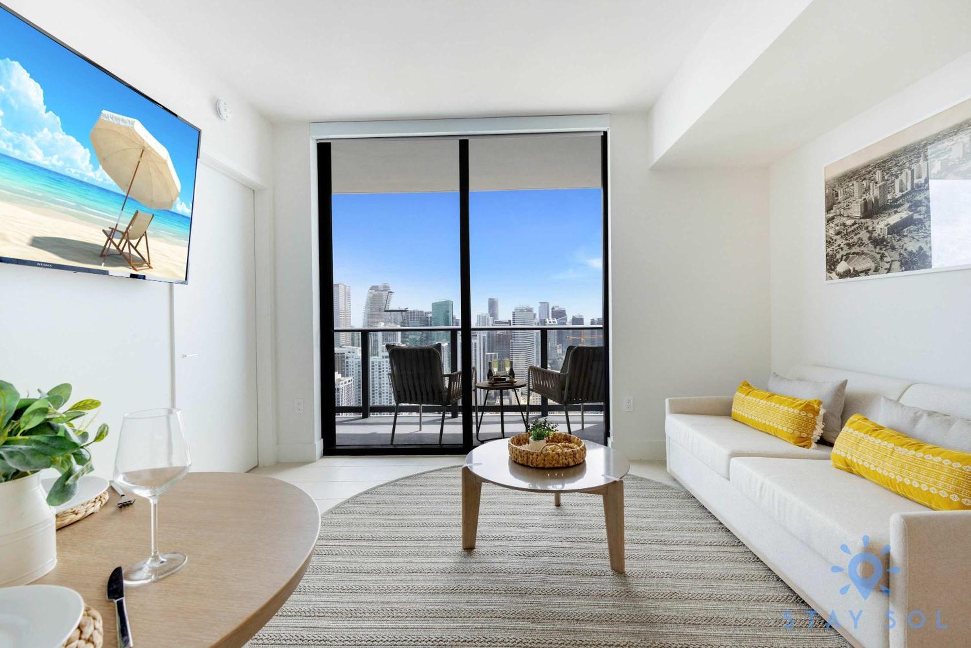 Spectacular With Pool & Gym Apartment *
