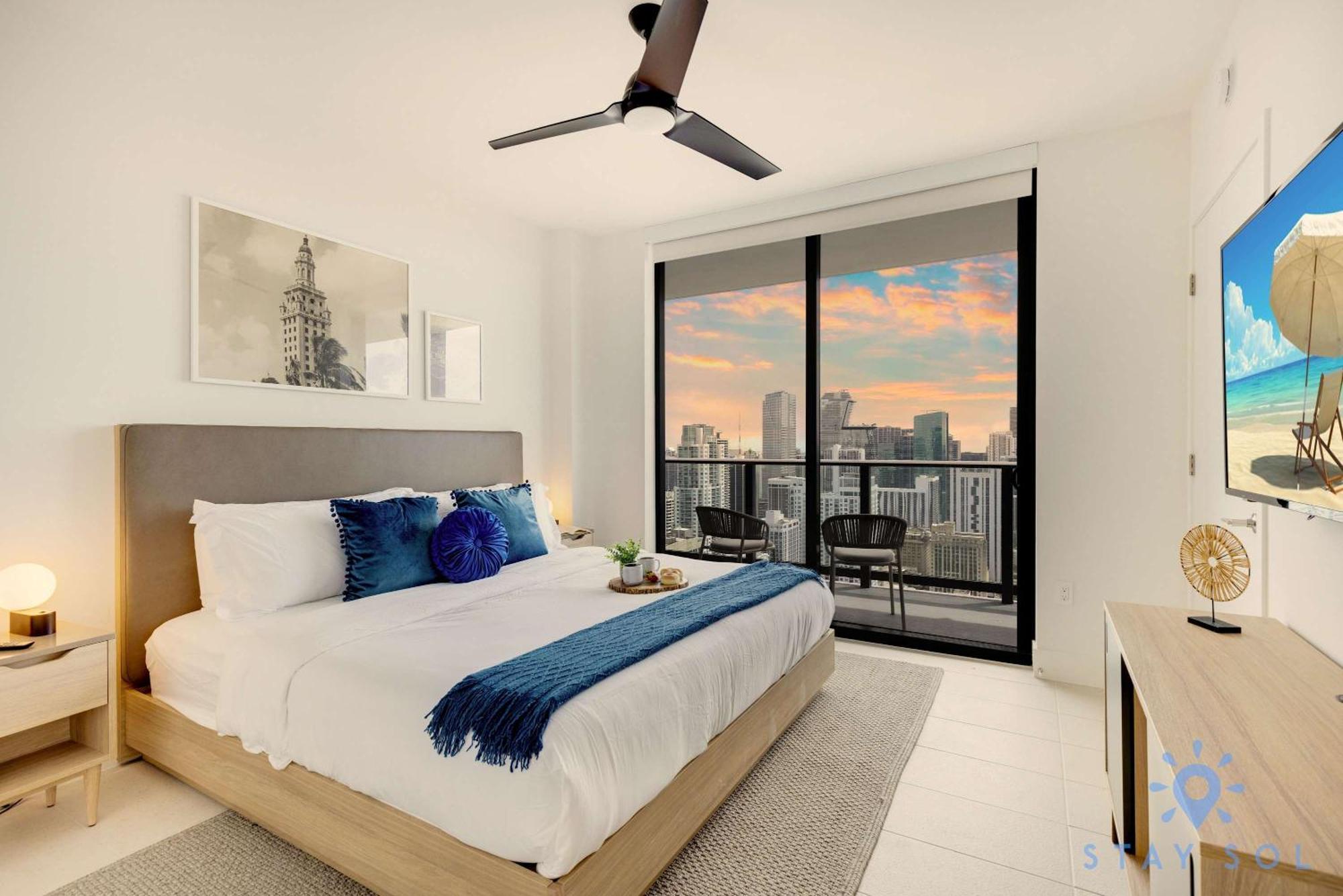 Apartment Spectacular With Pool & Gym *