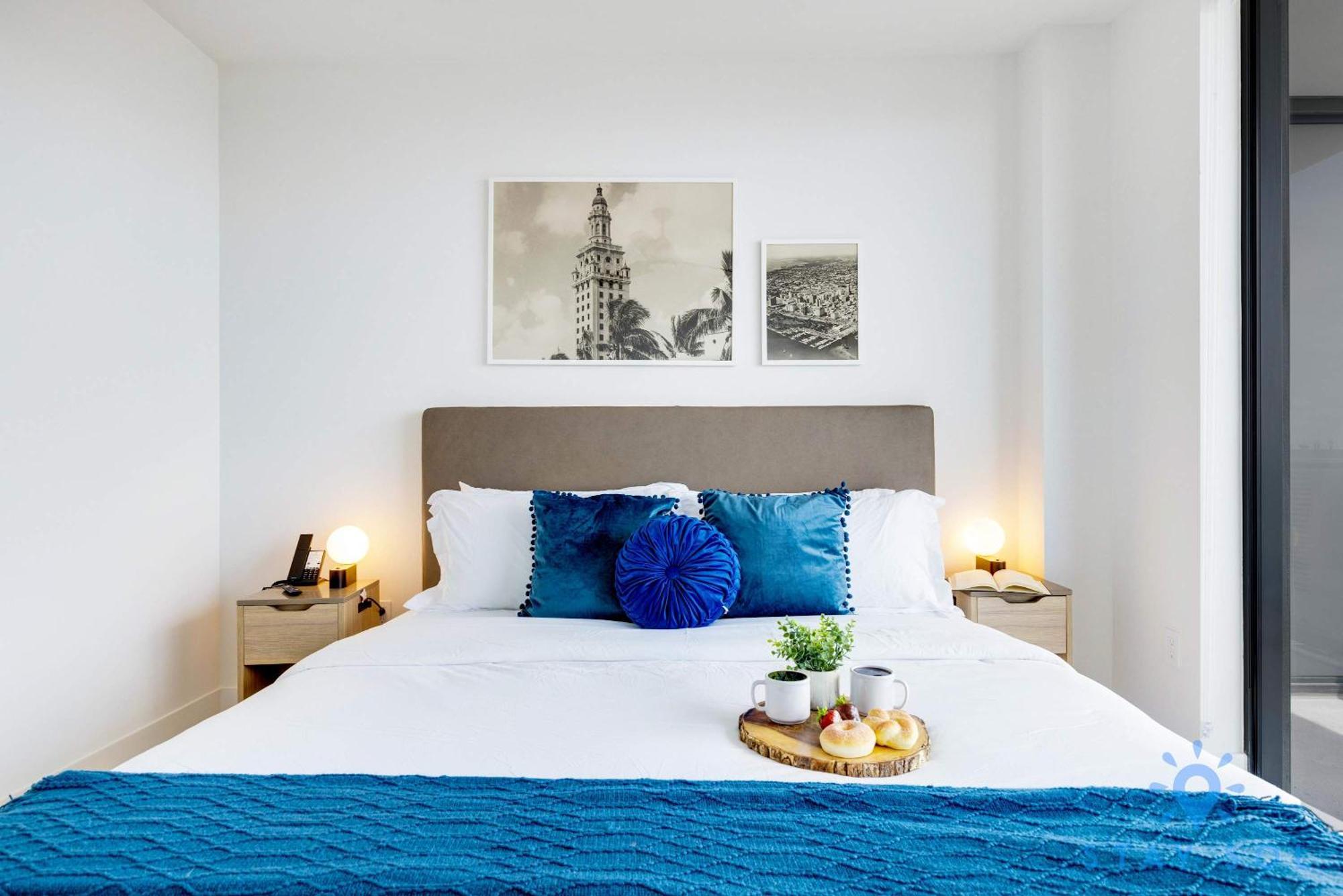 Apartment Spectacular With Pool & Gym *