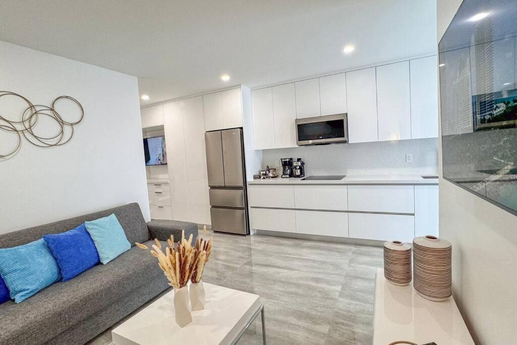 Beautiful Loft In The Heart Of *