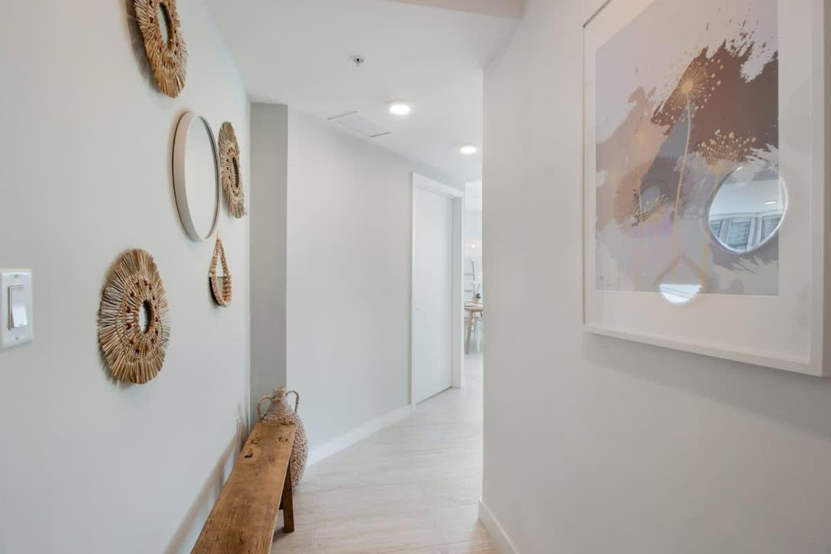 Apartment Modern 2-bedroom 2-bathroom Pool Parking