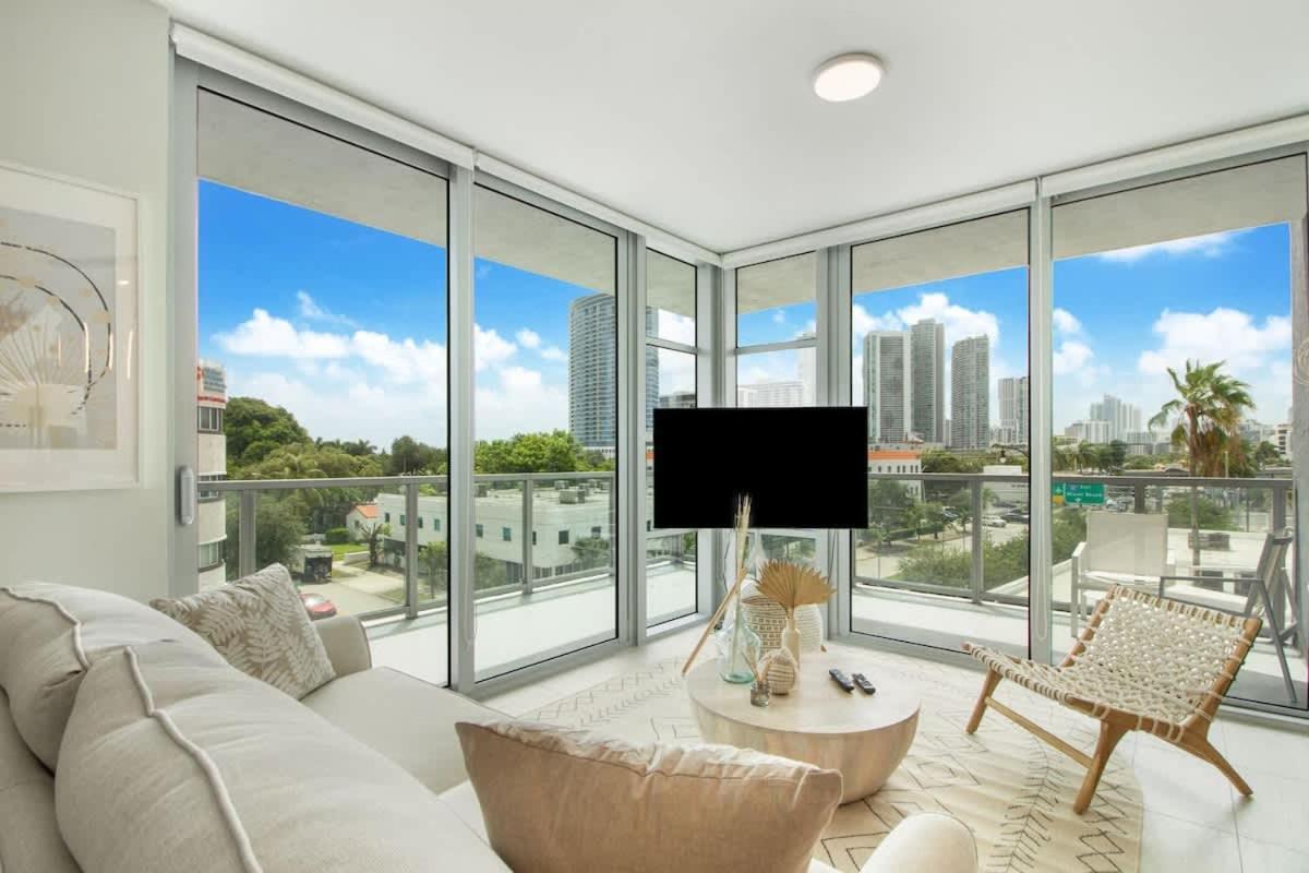 Apartment Modern 2-bedroom 2-bathroom Pool Parking *