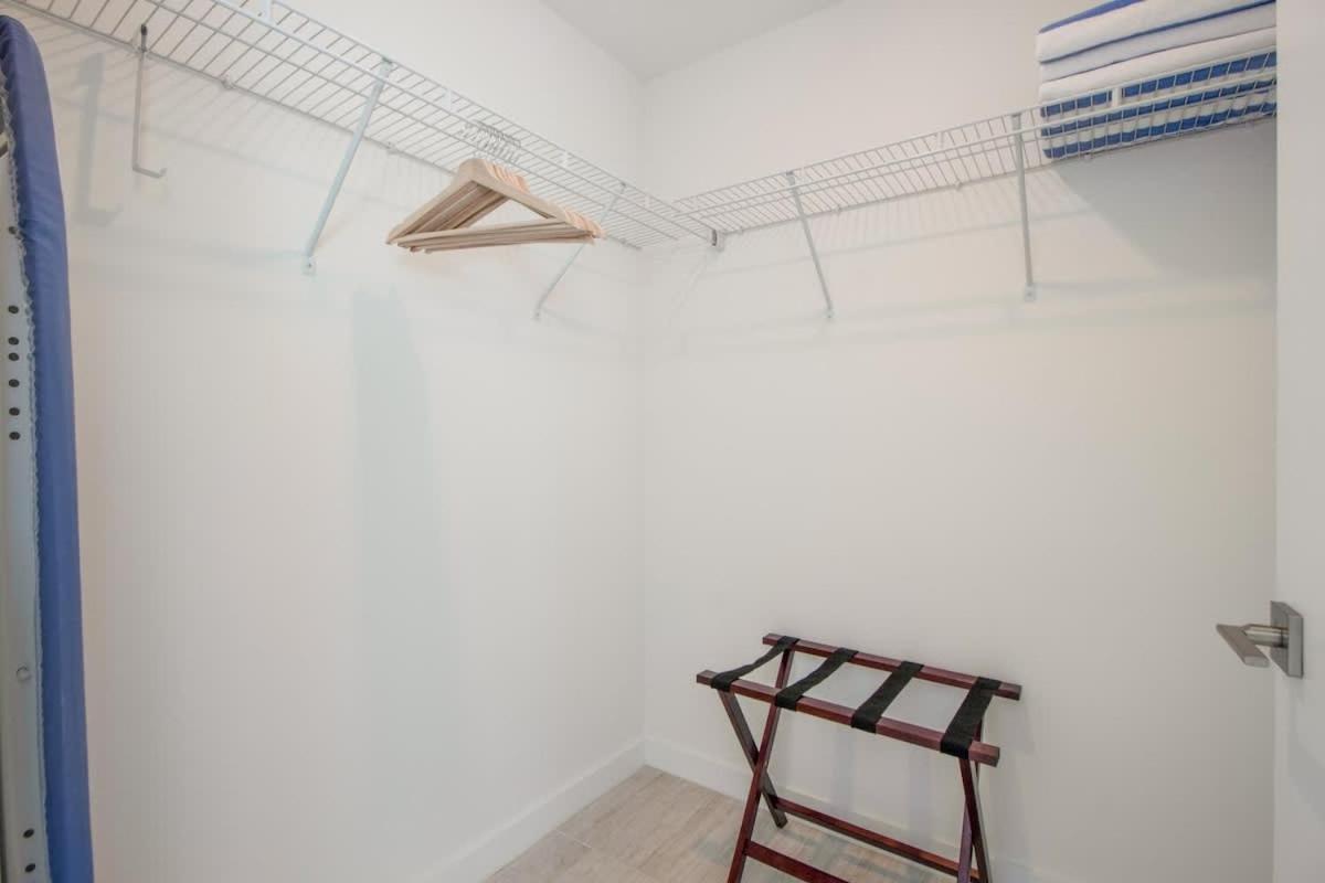 Apartment Modern 2-bedroom 2-bathroom Pool Parking Miami