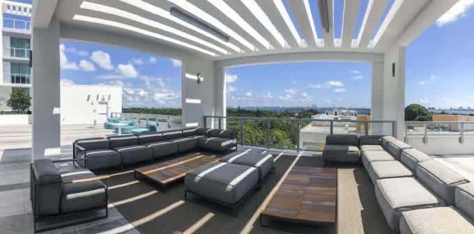 Modern 2-bedroom 2-bathroom Pool Parking * Miami