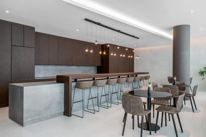 Modern 2-bedroom 2-bathroom Pool Parking * Miami