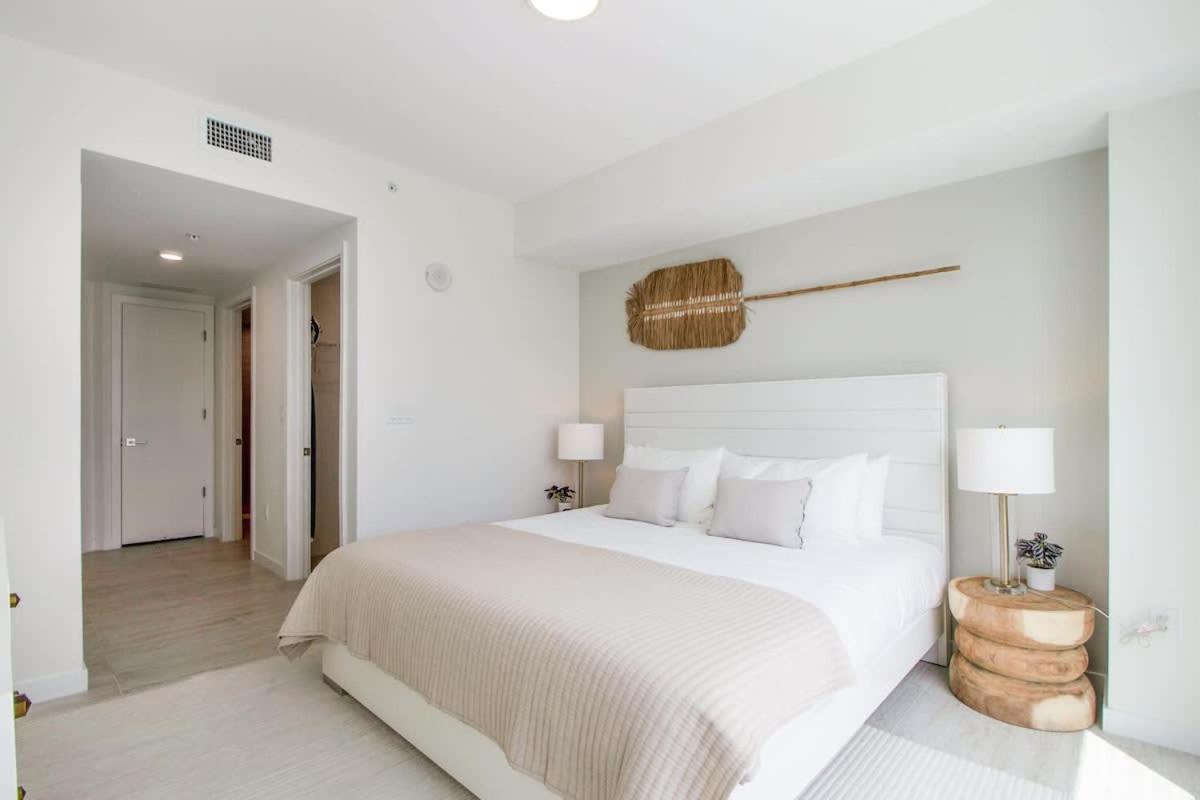 Modern 2-bedroom 2-bathroom Pool Parking Miami