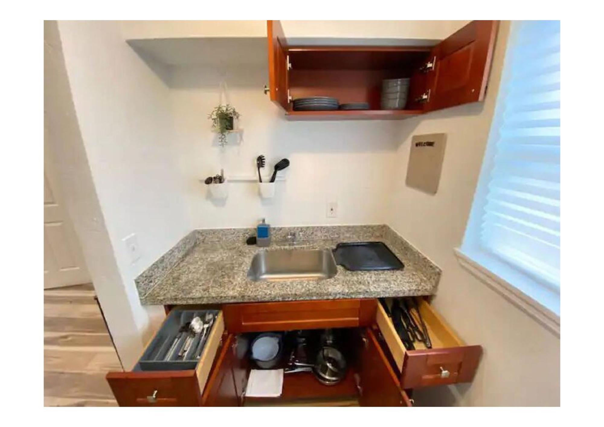 420 Friendly Charming Apt 1br1bth * Miami