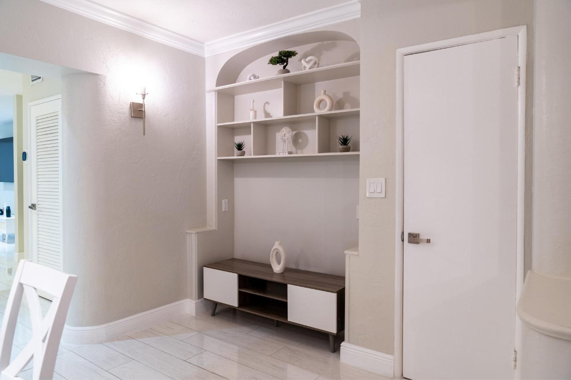 Holiday home Riverside Luxury Retreat 3b ,3ba Next To Downtown *