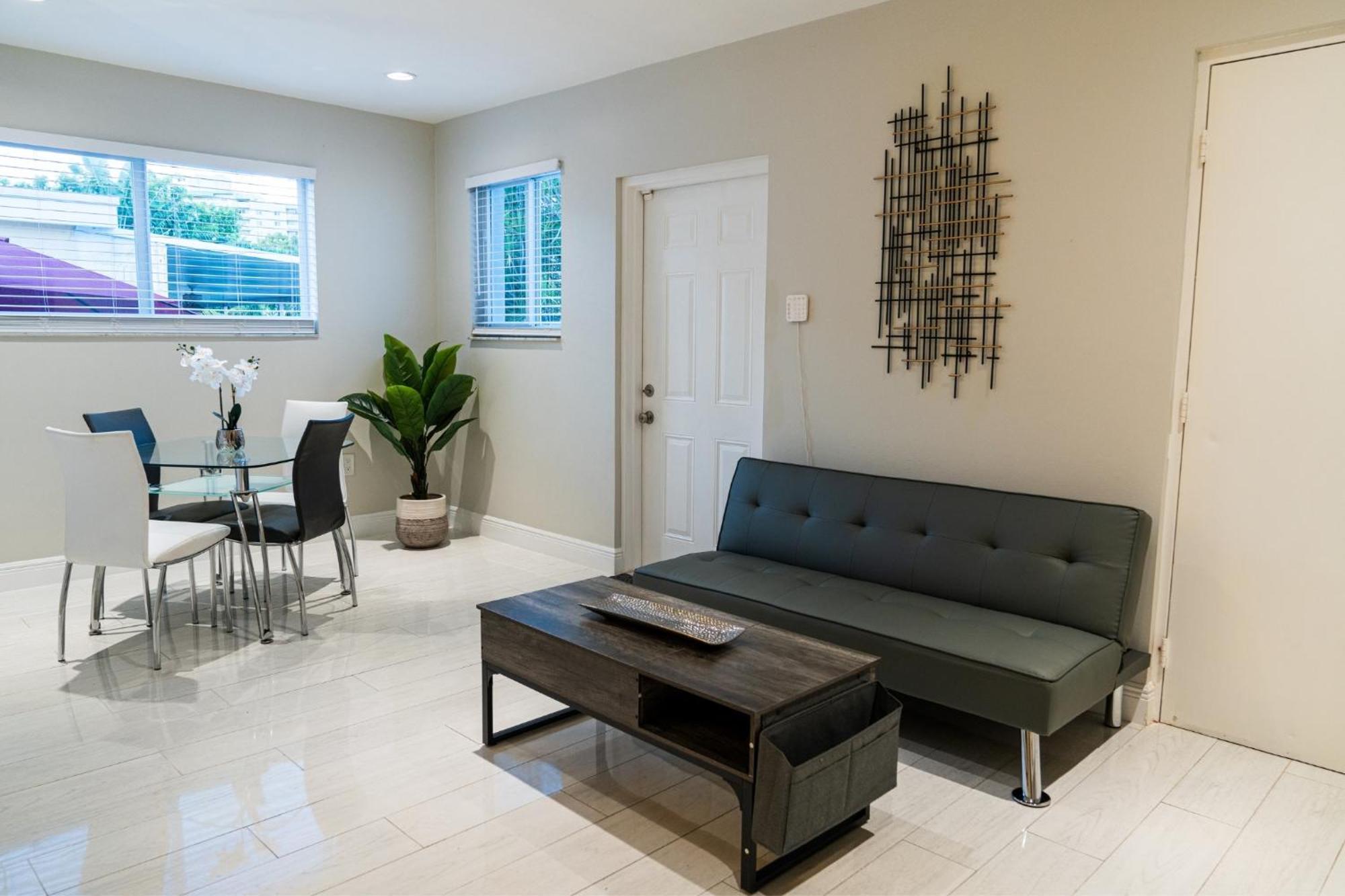 Holiday home Riverside Luxury Retreat 3b ,3ba Next To Downtown Miami