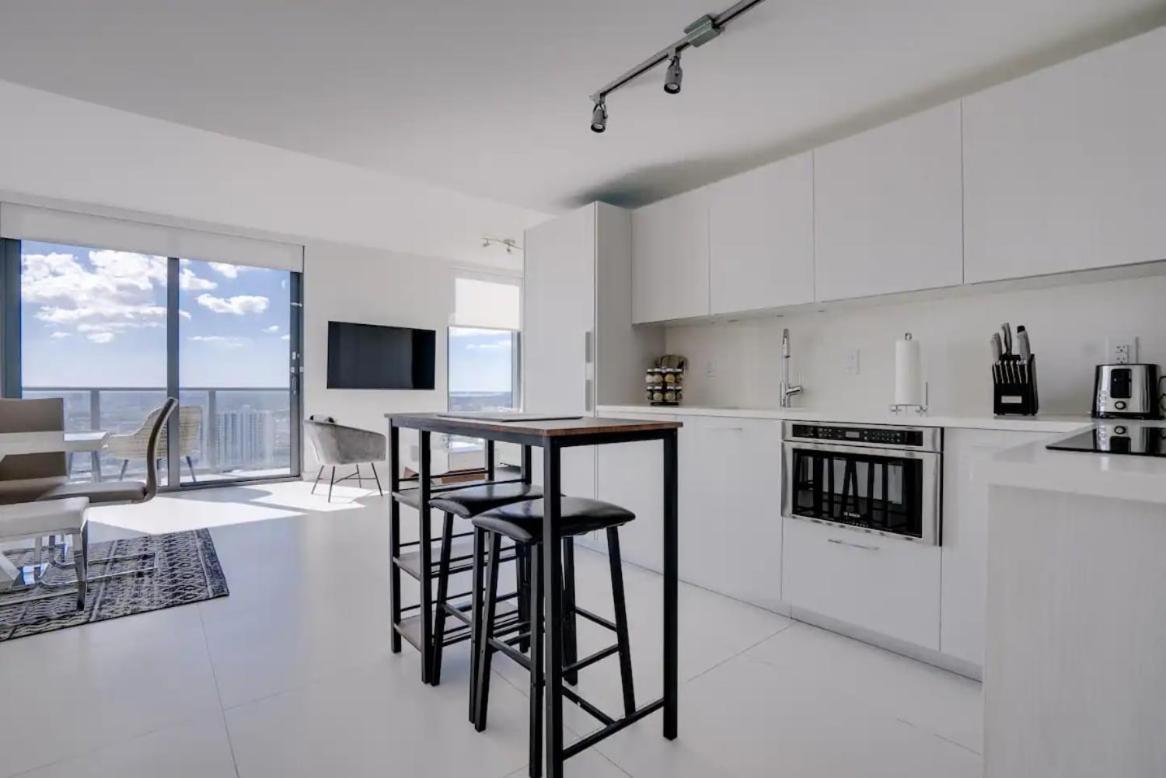 Holiday home Paraiso- Rooftop Pool Views And Prime Location
