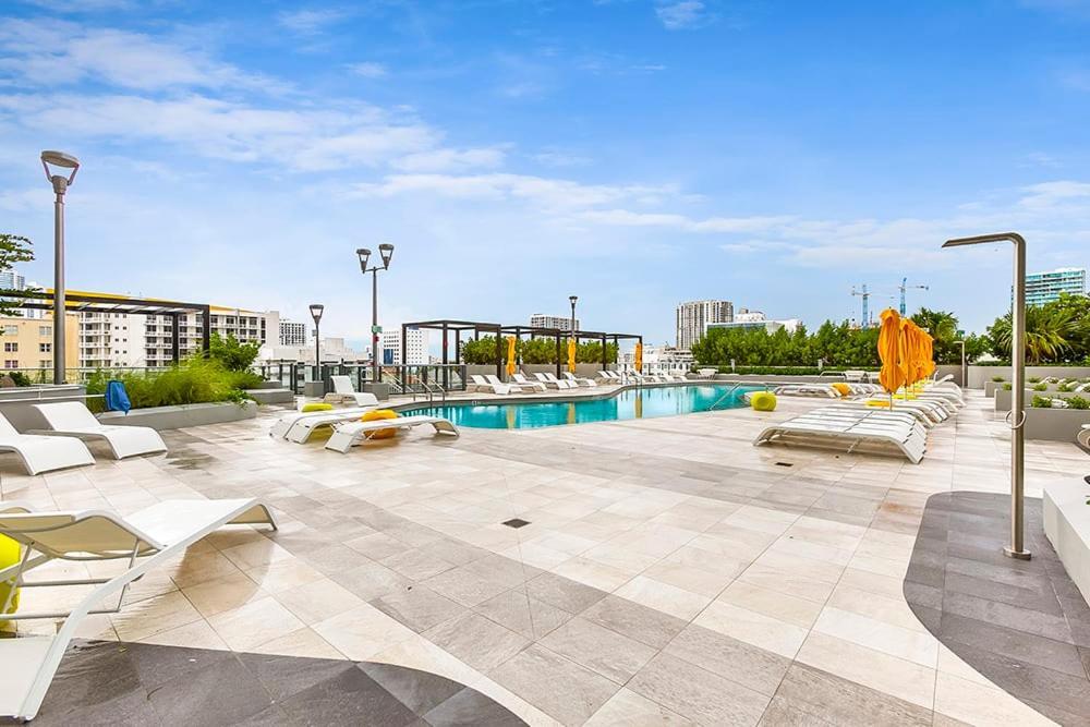 Holiday home Paraiso- Rooftop Pool Views And Prime Location *