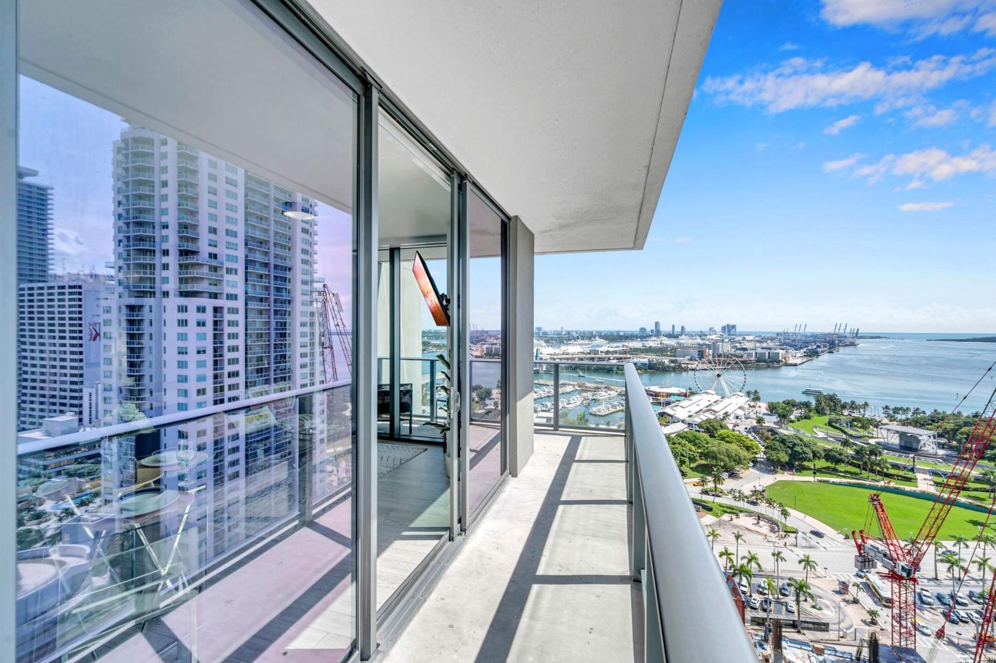 Mesmerizing Views Corner * Miami