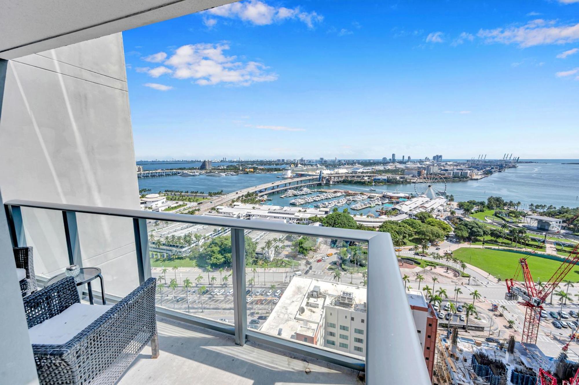 Mesmerizing Views Corner Miami