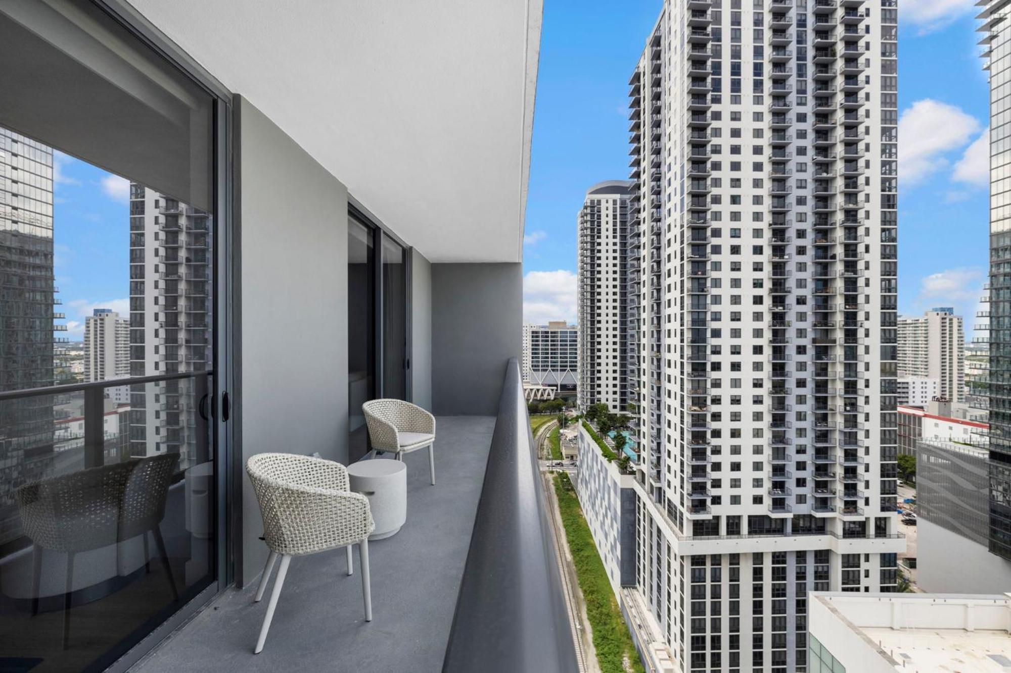 Luxury With Views In Downtown