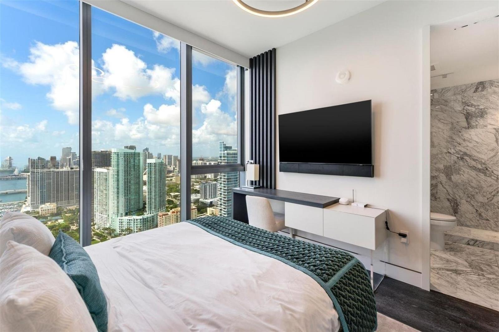 Exquisite Luxury With Panoramic Views In * Miami