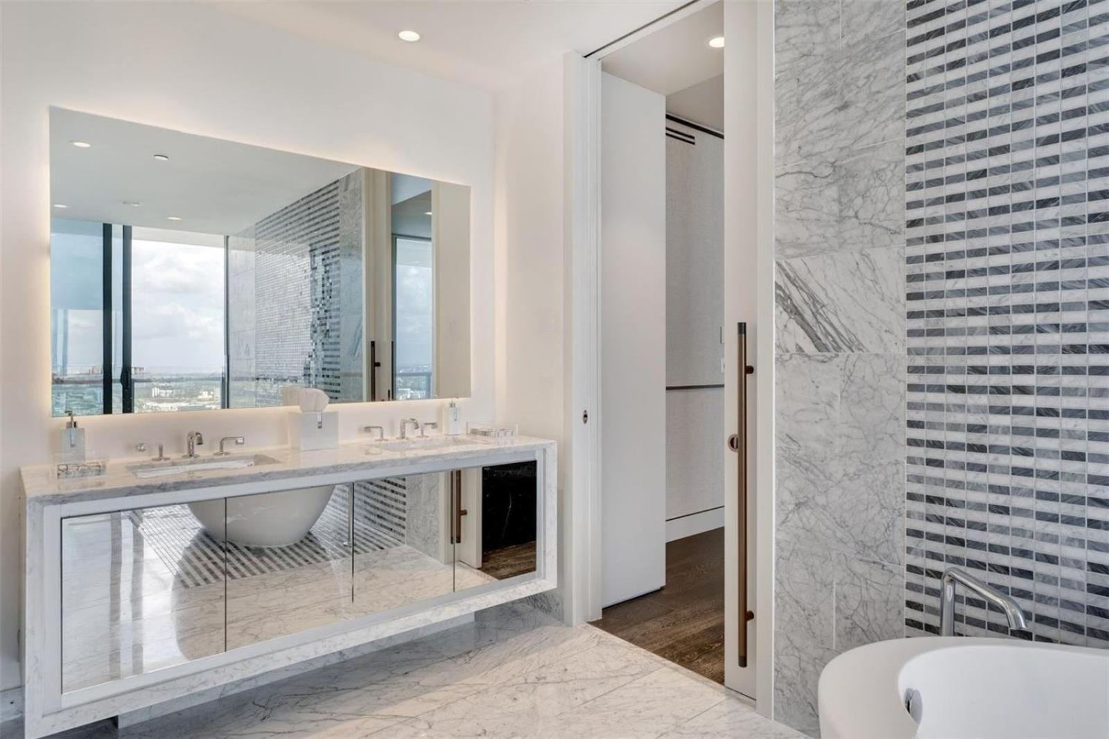 Exquisite Luxury With Panoramic Views In *