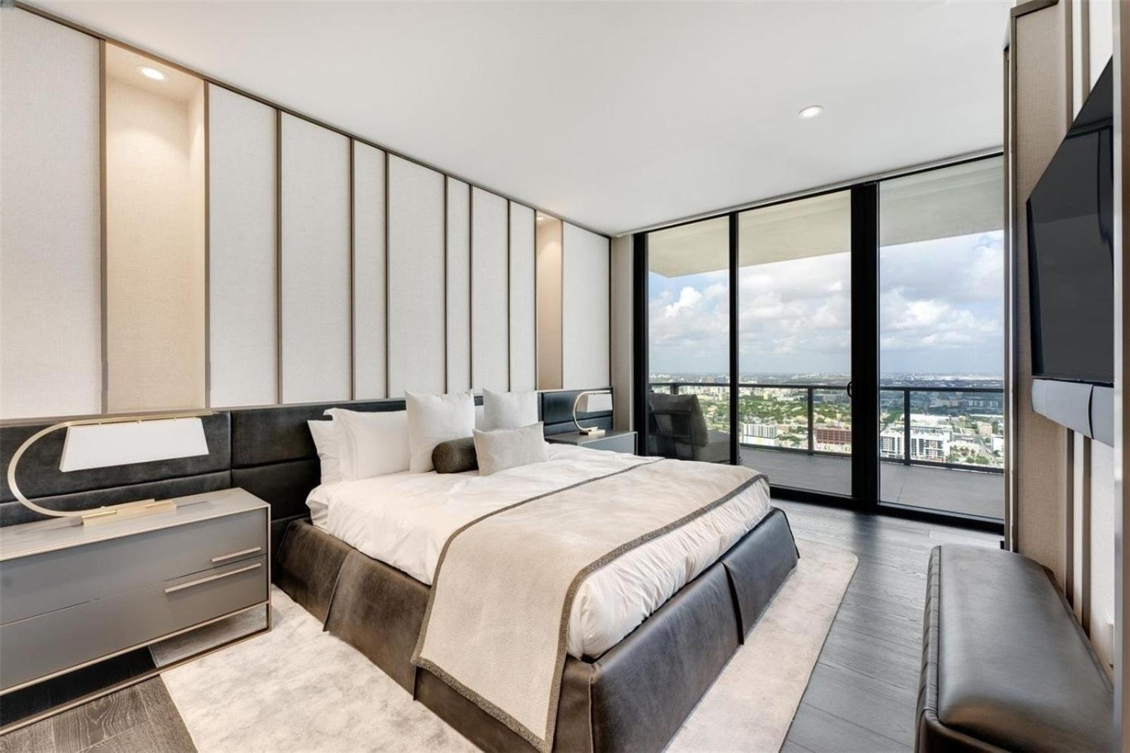 Exquisite Luxury With Panoramic Views In Apartment