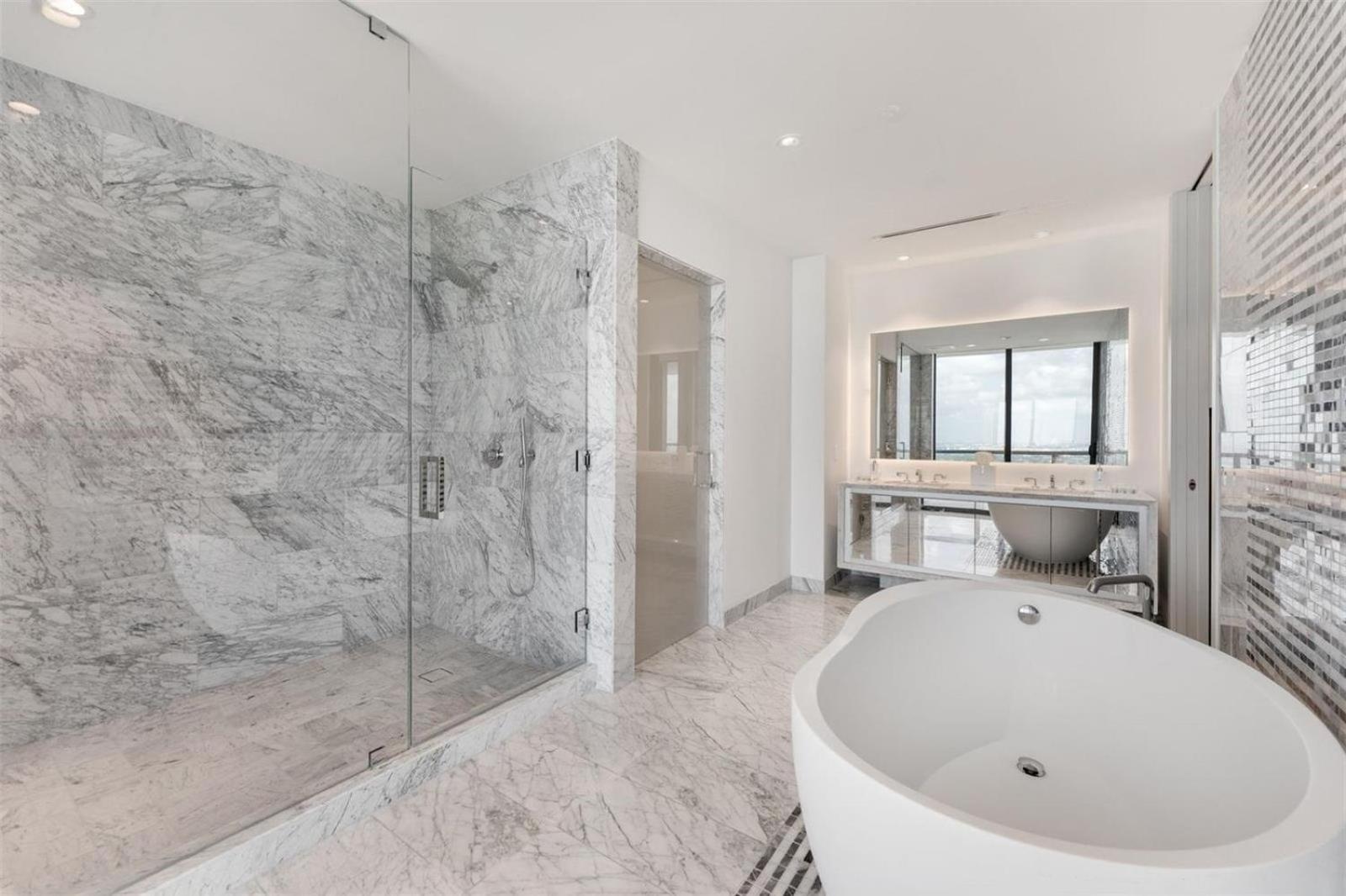 Apartment Exquisite Luxury With Panoramic Views In *