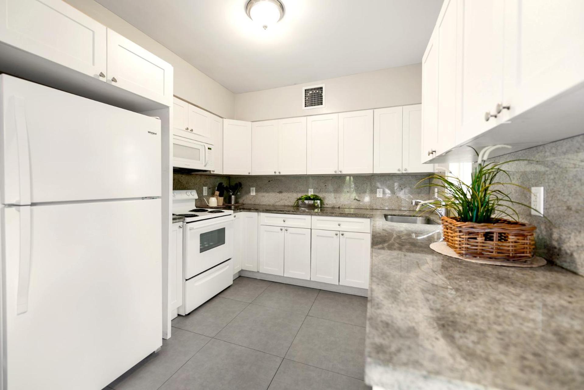 Spacious East Duplex Delightful