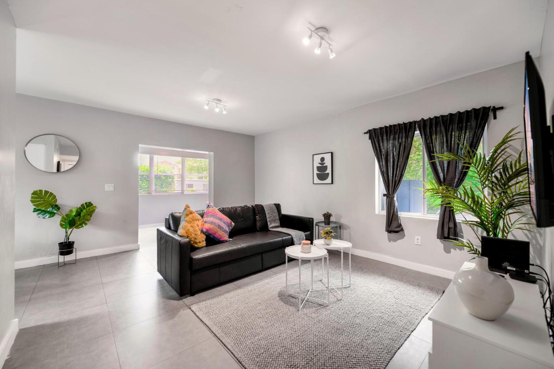 Spacious East Duplex Delightful Miami