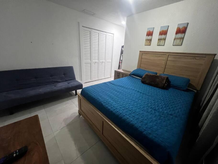Private And Comfortable Near Airport Apartment *