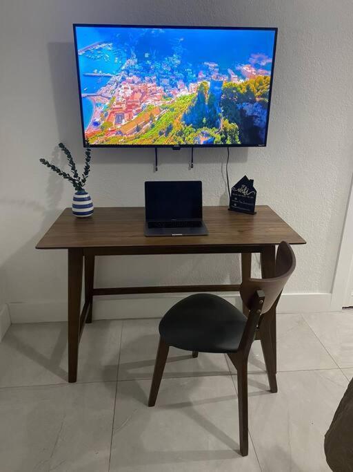 Private And Comfortable Near Airport Apartment *