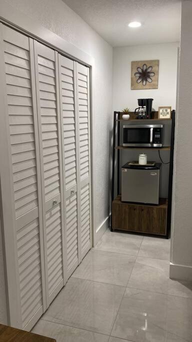 Private And Comfortable Near Airport Apartment