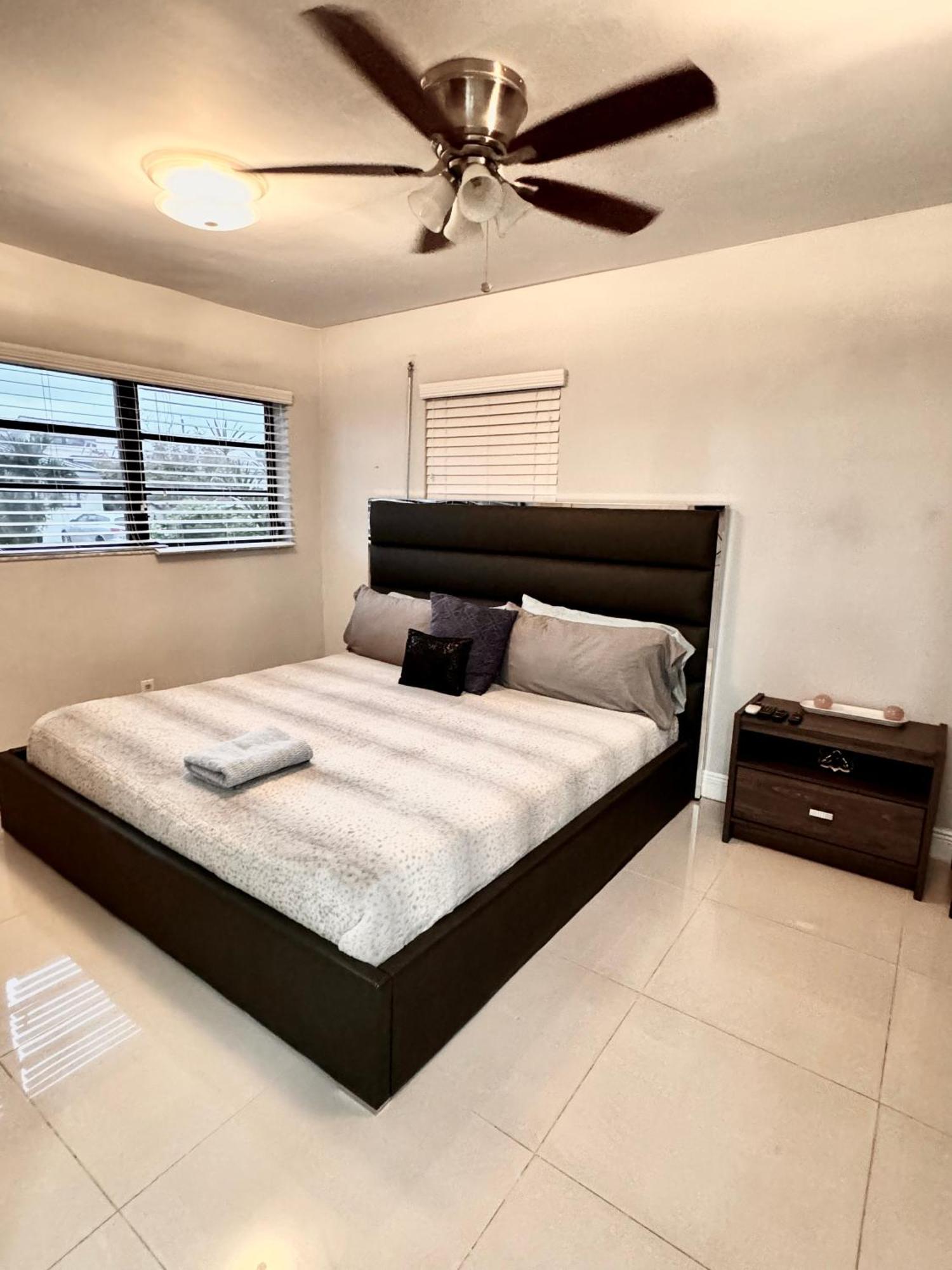 Modern Oversized 3 Bedroom In Location Miami