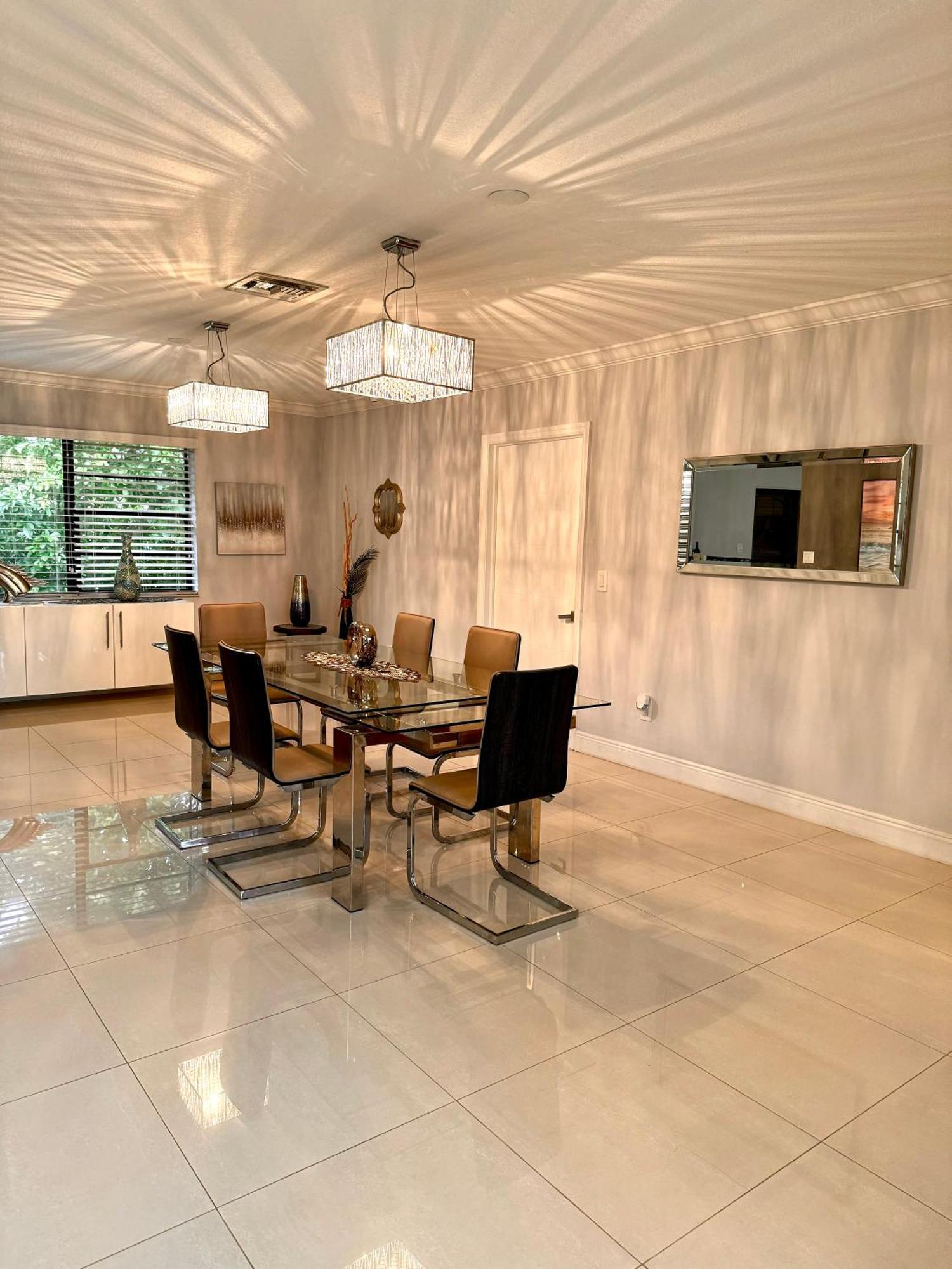 Modern Oversized 3 Bedroom In Location Vakantiehuis Miami